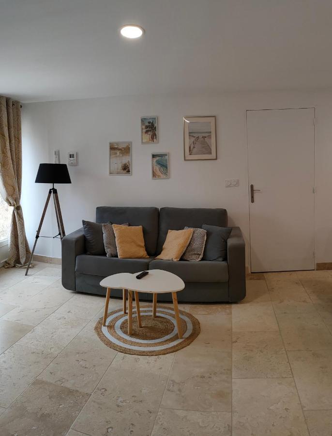 Appartement Dans Mas Provencal Arlés Exterior foto