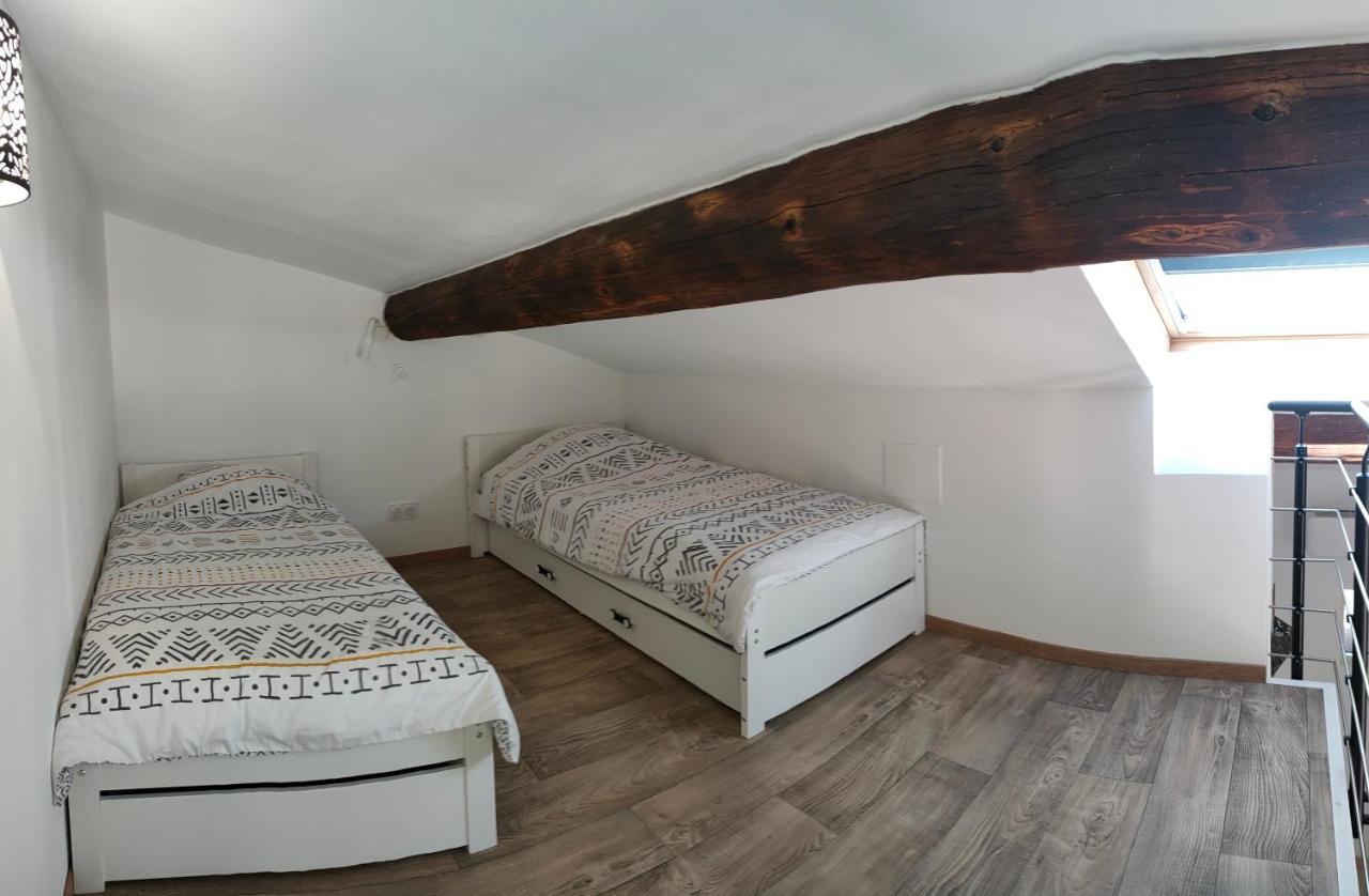 Appartement Dans Mas Provencal Arlés Exterior foto